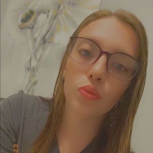 Meet your Posher, Ana